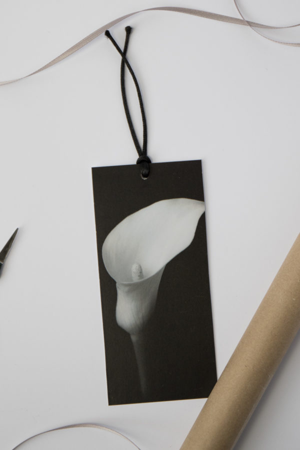 black and white calla lily gift tag